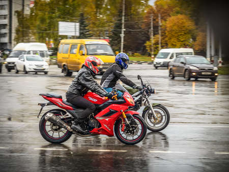 ULIYANOVSK RUSSIA 15. 10. 2016 Bikers closing of the motoseason-2016, in the square in front of Akvamoll Zasviyazhie.のeditorial素材