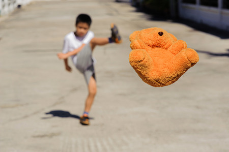 Bear fly close to the front from boy kick