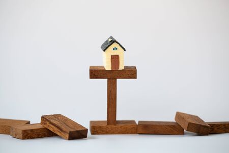 Model house , Property real estate investment ideas, Concept of risk house mortgage, loan financial management.の写真素材