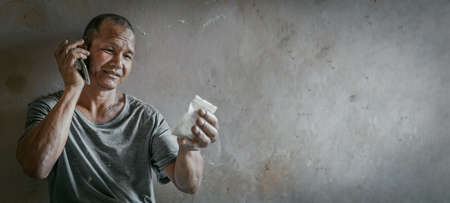 Drug dealers use the phone to contact the customer, drug trafficking, crime, addiction and sale,...