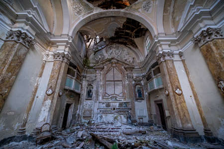 wing of the church of the hospital of L'Aquila in Abruzzo collapsed after the earthquake. High quality photoのeditorial素材