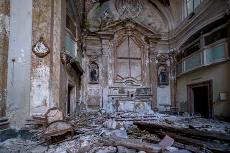 wing of the church of the hospital of L'Aquila in Abruzzo collapsed after the earthquake. High quality photoのeditorial素材