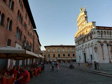 Lucca, Italy; 2018 31 10 Duomo square on normal day in the morning. High quality photoのeditorial素材