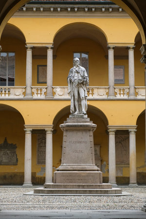 Pavia, Italy: 2021 01 03 university statues and inner courtyard. High-quality photoのeditorial素材