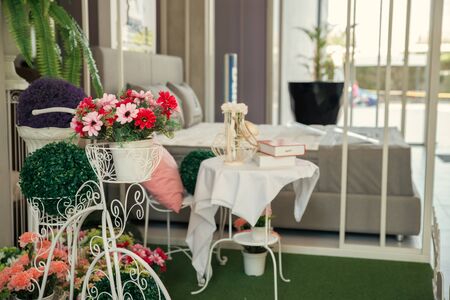 bicycle decorative in front of the flower shopの写真素材