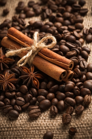 cinnamon rolls with roasted coffee beans  macroの写真素材