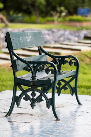 Empty wooden bench in the city parkの写真素材