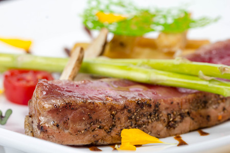 medium rare steak in plateの写真素材