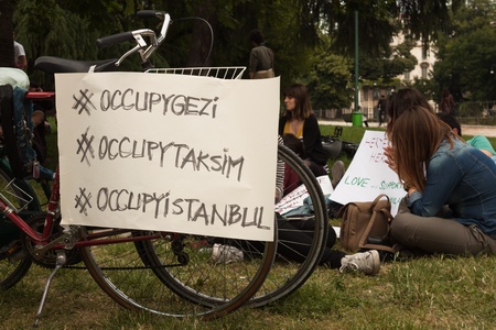 MILAN, ITALY - JUNE 1: Turkish people protest in defence of democracy and against prime minister Erdogan for the violent attacks by riot police at Gezi Park (Istanbul) in Milan JUNE 1, 2013のeditorial素材
