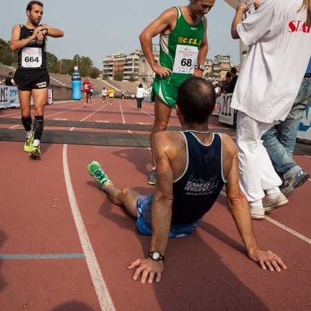 MILAN, ITALY - SEPTEMBER 22  Thousands of athletes take part in the Innovation Running, race and sporting event organized to promote blood donation in Milan on September 22, 2013 のeditorial素材