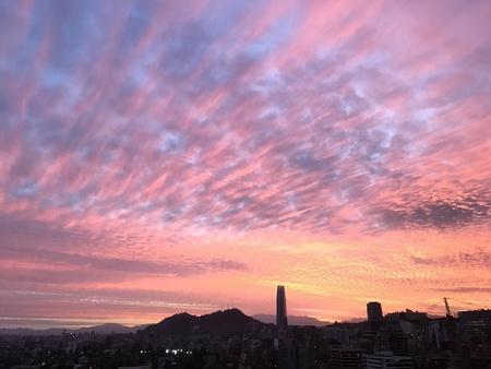 Sunset clouds in Santiago, Chileの写真素材