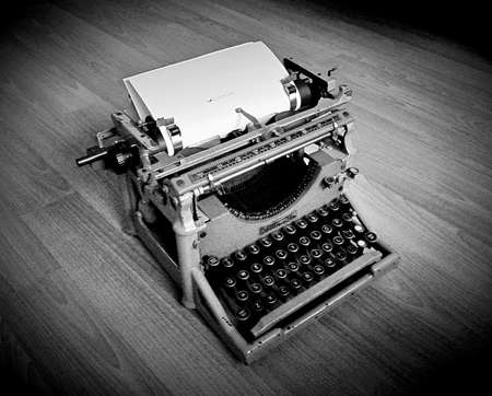 1909 Underwood typewriter, military issue.の写真素材