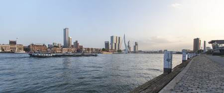 Rotterdam skyline, Erasmus Bridge, Kop van Zuidのeditorial素材