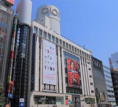Tokyo Japan - May 8, 2015: Iconic Marui Department store in Shibuya Tokyo.のeditorial素材
