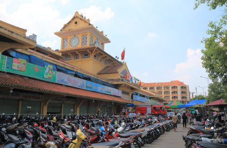 Ho Chi Minh City Vietnam - Novrember 27, 2016: Unidentified people visit Binh Tay market in Chinatown.のeditorial素材