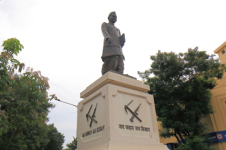 Mumbai India - October 11, 2017: Jai Jawan Jai Kisan statue in downtown Mumbai India. Jai Jawan Jai Kisan was a slogan given to India by the Prime Minister of India Lal Bahadur Shastri in 1966のeditorial素材