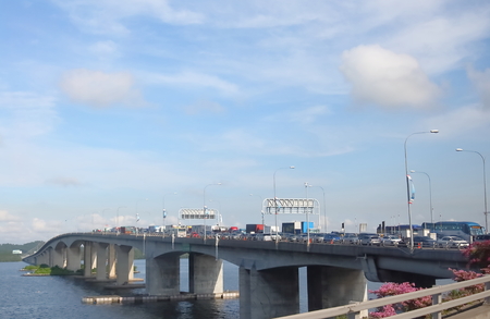 Singapore-November 19, 2018: Traffic jam at Johor bahru Singapore causeway.のeditorial素材
