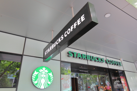 Melbourne Australia - December 4, 2018: Starbucks coffee in downtown Melbourne Australiaのeditorial素材