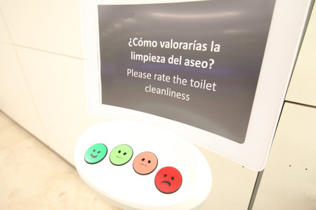 Cleanliness customer satisfaction button in Spain