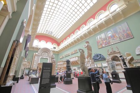 London England - June 2, 2019: People visit Victoria Albert Museum London UKのeditorial素材