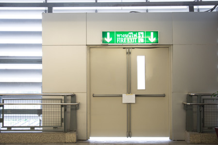 dreen sign Emergency exit doorの写真素材