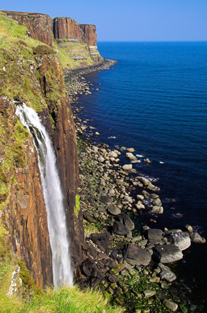 Waterfall and coastline at Kilt Rock, Isle of Skye, Scotlandの写真素材