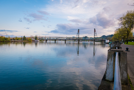 View of the river in downtown Portland, Washingtonの写真素材