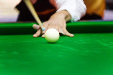 white ball snooker