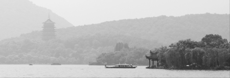 Boats in west lake hangzhou の素材