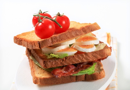 Bacon and egg sandwich - studio shotの写真素材