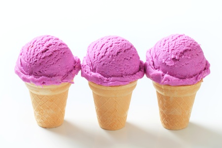 Blueberry ice cream cones - studio shotの写真素材