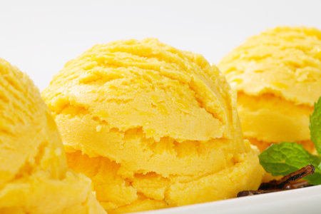 Scoops of yellow ice creamの写真素材