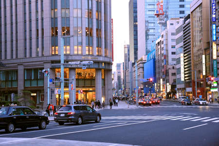 Nihonbashi Mitsukoshi-mae Townscape, Chuo-dori, Duskのeditorial素材