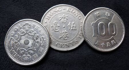           100 yen coins in excellent conditionの写真素材