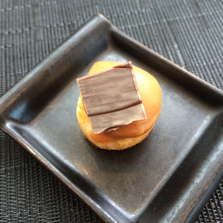 Chocolate eclair