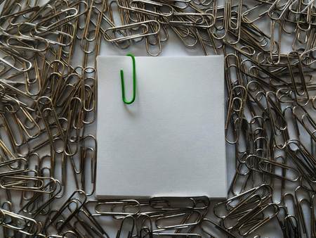 green clip on note paperの写真素材