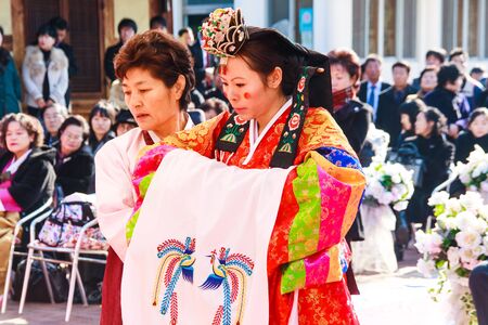 Daegu - January 17   A performance of the Traditional Wedding of Thananya   Park Jin Hyun at Korean Folk Village on January 17, 2010 in Daegu, South Korea のeditorial素材