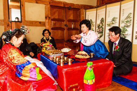Daegu - January 17   A performance of the Traditional Wedding of Thananya   Park Jin Hyun at Korean Folk Village on January 17, 2010 in Daegu, South Korea のeditorial素材