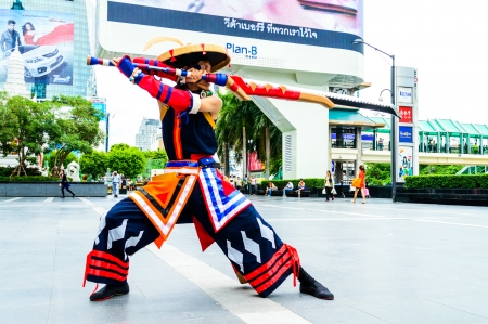 Bangkok - May 25   An unidentified Japanese anime cosplay pose in Oishi World Cosplay Fantastic 7 on May 25, 2013 at Central World, Bangkok, Thailand のeditorial素材