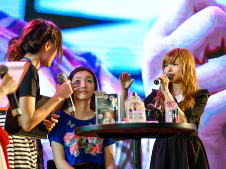 BANGKOK - MAY 10   Tsubasa Masuwaka present how to make up your her style in Thailand Comic Con 2014 on May 10, 2014 at Royal Paragon Hall, Bangkok, Thailand のeditorial素材