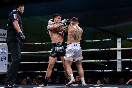 NONTHABURI - JULY 23 : Ying Pengpeng of China and Richard Fanous of Australia in Thai Fight "Proud to be Thai" on July 23, 2016 at West Gate Hall, CentralPlaza WestGate, Bang Yai, Nonthaburi.のeditorial素材