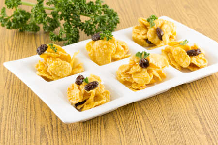 snack made from cornflakes cereal and caramelの写真素材