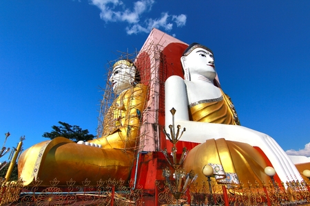 Kyaikpun Pagoda is a pagoda in the  Bago city, myanmar. Most notably, Kyaik Pun Pagoda is the home to the Four Seated Buddha shrineの写真素材