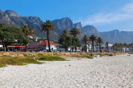 Cape town, South Africa November 15 ,2018  The People's atmosphere at camps bay is the popular tourist destination in Cape Town, South Africaのeditorial素材
