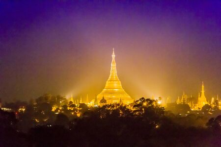 shwedagon pagoda myanmarの写真素材
