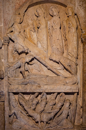 Burial and Resurrection of the Lord, 11th Century, First Master, cloister of Santo Domingo de Silos, Burgos province, Spainの写真素材