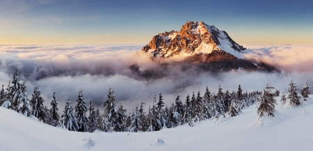 Winter mountain landcape natureの写真素材