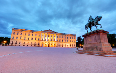Royal palace in Oslo, Norwayのeditorial素材
