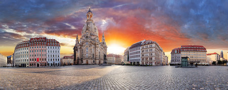 Dresden, Dramatic sunset over Frauenkirche - panoramaのeditorial素材