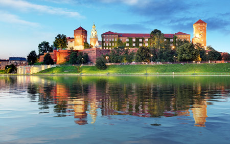 Krakow - Royal castle Wawel at night, Polandのeditorial素材